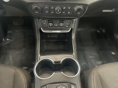 Used 2018 GMC Terrain SLE w/ Driver Convenience Package AWD/4WD image 16