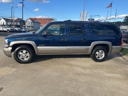 Used 2000 Chevrolet Suburban LS w/ LS Preferred Equipment Group image 3