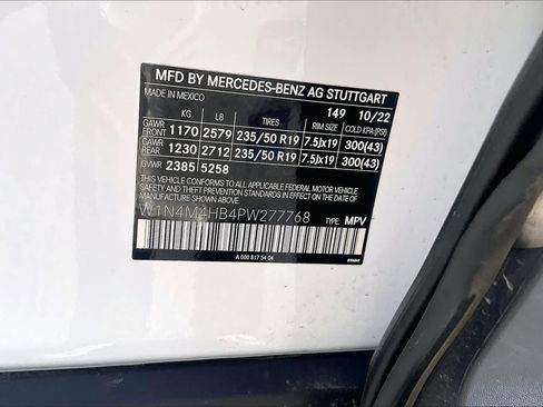 Used 2023 Mercedes-Benz GLB 250 4MATIC image 35