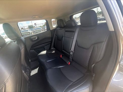 Used 2019 Jeep Compass Latitude AWD/4WD image 27