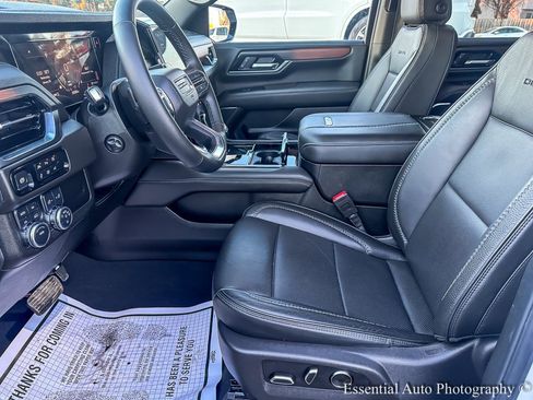 Used 2025 GMC Yukon Denali image 14