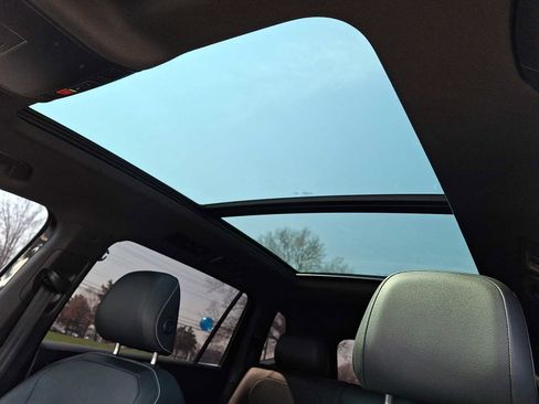 Certified 2023 Volkswagen Tiguan SEL R-Line image 12