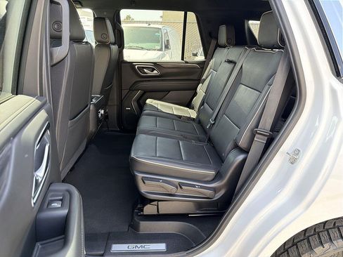 Used 2024 GMC Yukon SLT RWD image 24