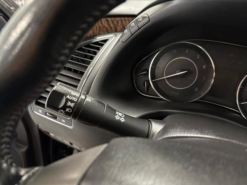 Used 2020 Nissan Armada SL image 16