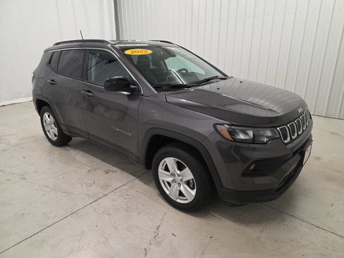Used 2022 Jeep Compass Latitude w/ Convenience Group AWD/4WD image 7