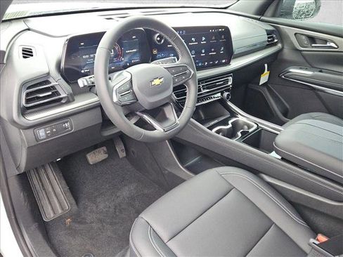 New 2026 Chevrolet Traverse LT image 3