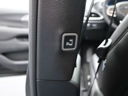 New 2026 Chrysler Pacifica Select image 16