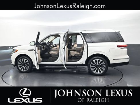 Used 2023 Lincoln Navigator L Reserve AWD/4WD image 39