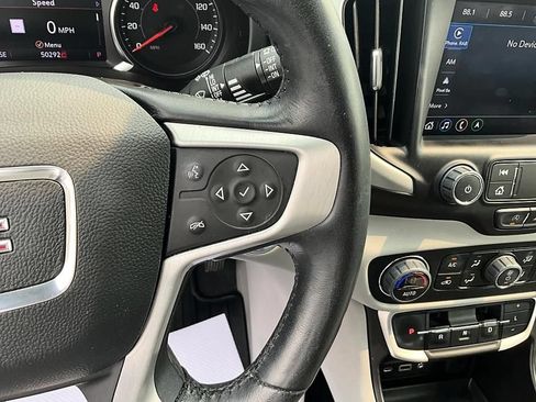 Used 2022 GMC Terrain SLT w/ Infotainment Package II FWD image 31