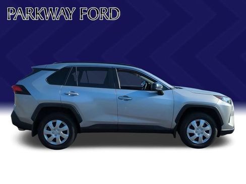 Used 2020 Toyota RAV4 LE w/ All Weather Liner Package AWD/4WD image 6