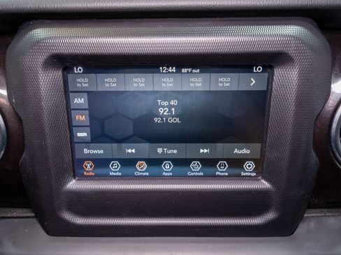 Used 2020 Jeep Wrangler Unlimited Sahara AWD/4WD image 16