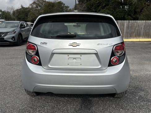 Used 2015 Chevrolet Sonic LT image 5