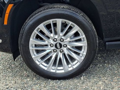 Used 2026 Cadillac Escalade ESV Luxury w/ LPO, Floor Liner Package AWD/4WD image 33