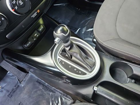 Used 2018 Kia Soul FWD image 18