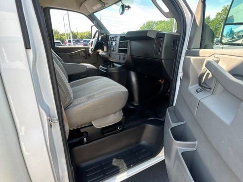 Used 2021 Chevrolet Express 3500 w/ Power Convenience Package RWD image 9