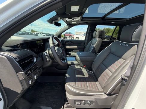 Used 2026 GMC Yukon AT4 Ultimate w/ LPO, Floor Liner Package AWD/4WD image 3