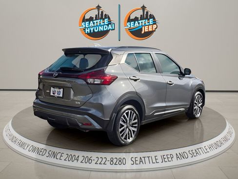 Used 2022 Nissan Kicks SR FWD image 5