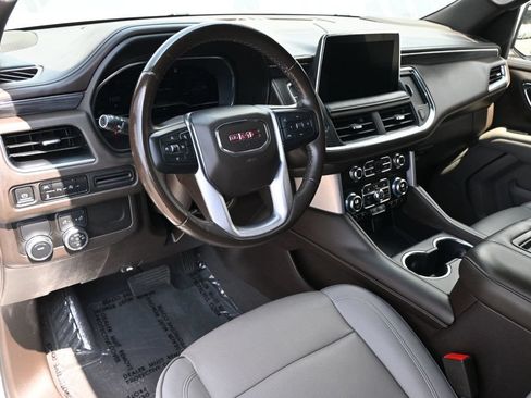 Used 2023 GMC Yukon SLT RWD image 10