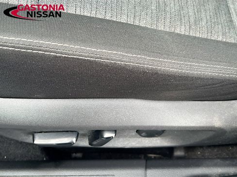 Used 2023 Nissan Rogue SV image 25