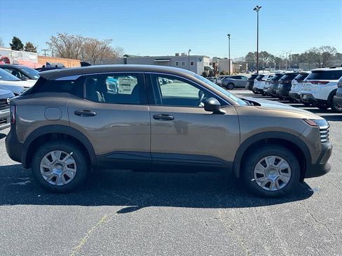 New 2026 Nissan Kicks S image 2