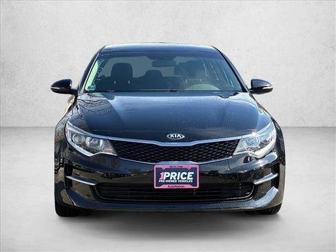 Used 2017 Kia Optima LX w/ Technology Package image 2