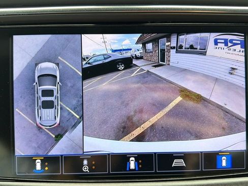 Used 2022 Buick Enclave Premium AWD/4WD image 27