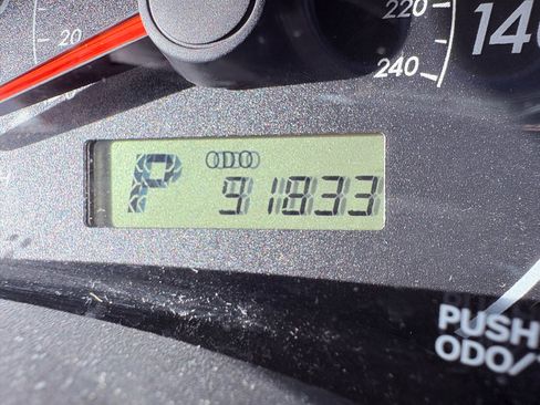 Used 2011 Toyota Corolla LE image 26