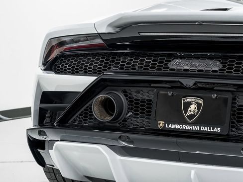 Used 2022 Lamborghini Huracan EVO RWD image 56