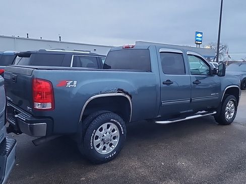 Used 2011 GMC Sierra 2500 SLE w/ SLE Preferred Package image 4
