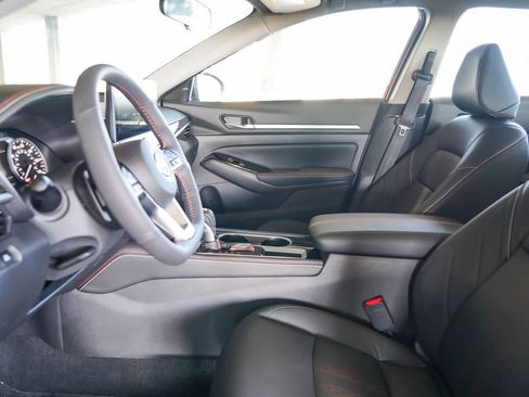 New 2024 Nissan Altima 2.5 SR w/ SR Premium Package FWD image 15