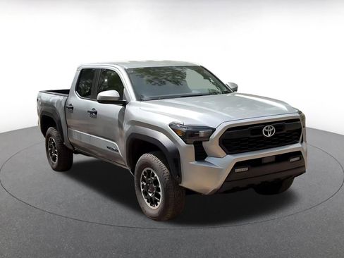 Used 2025 Toyota Tacoma TRD Off-Road image 3