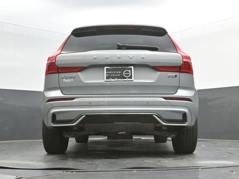 Used 2024 Volvo XC60 B5 Plus AWD/4WD image 34