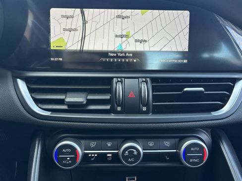 Used 2018 Alfa Romeo Giulia Quadrifoglio w/ Driver Assist Dynamic Package image 13