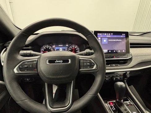 Used 2023 Jeep Compass Latitude w/ Convenience Group image 17