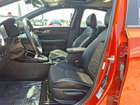 Used 2023 Kia Forte GT-Line w/ GT-Line Premium Package image 14