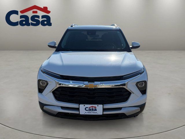Used 2025 Chevrolet TrailBlazer LT AWD/4WD image 2