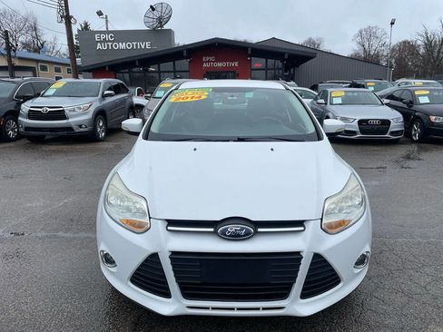 Used 2014 Ford Focus SE w/ SE Sport Package image 2