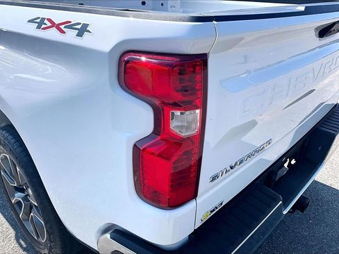 Used 2023 Chevrolet Silverado 1500 LT AWD/4WD image 35
