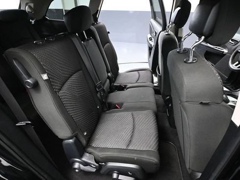 Used 2019 Dodge Journey SE FWD image 39