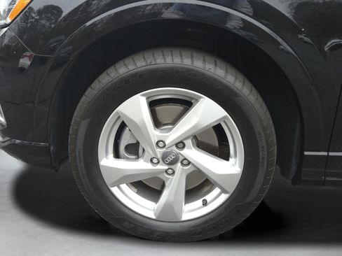 Used 2020 Audi Q3 2.0T Premium image 11