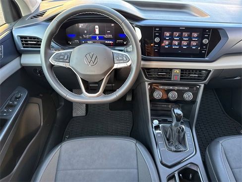 Certified 2023 Volkswagen Taos SE image 19