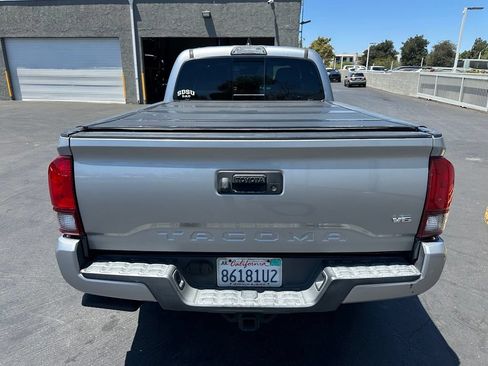 Used 2019 Toyota Tacoma TRD Sport RWD image 3