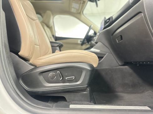 Used 2020 Ford Explorer Limited image 21