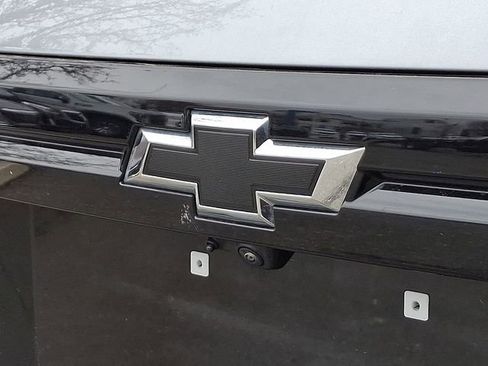 Used 2025 Chevrolet Traverse RS image 33