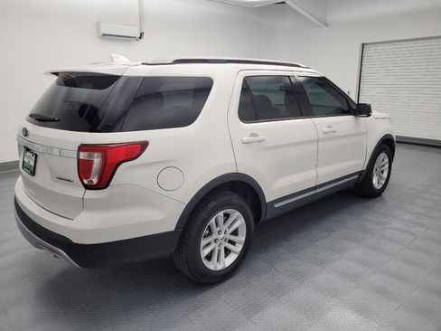 Used 2016 Ford Explorer XLT w/ Equipment Group 201A FWD image 10