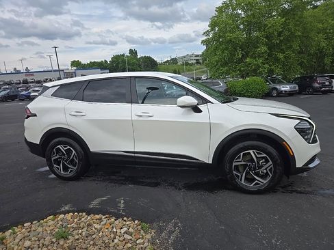 Certified 2025 Kia Sportage LX AWD/4WD image 2