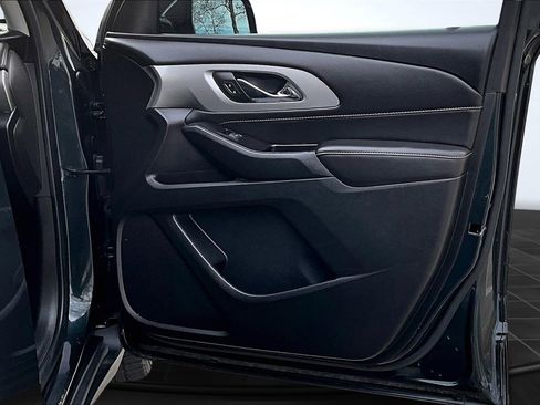 Used 2020 Chevrolet Traverse LT w/ Driver Confidence II Package image 28