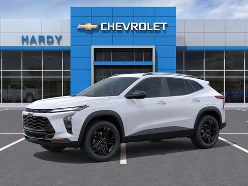 New 2026 Chevrolet Trax ACTIV w/ Driver Confidence Package FWD image 2
