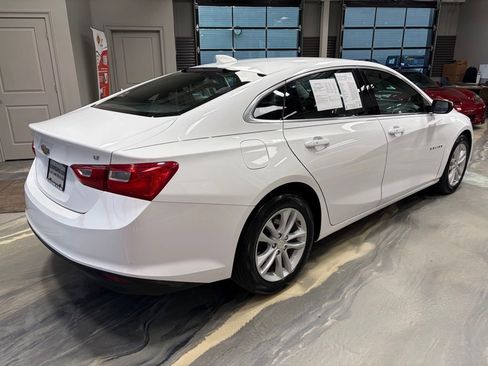Used 2017 Chevrolet Malibu LT image 27