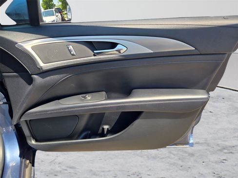 Used 2019 Lincoln MKZ Premiere FWD image 8